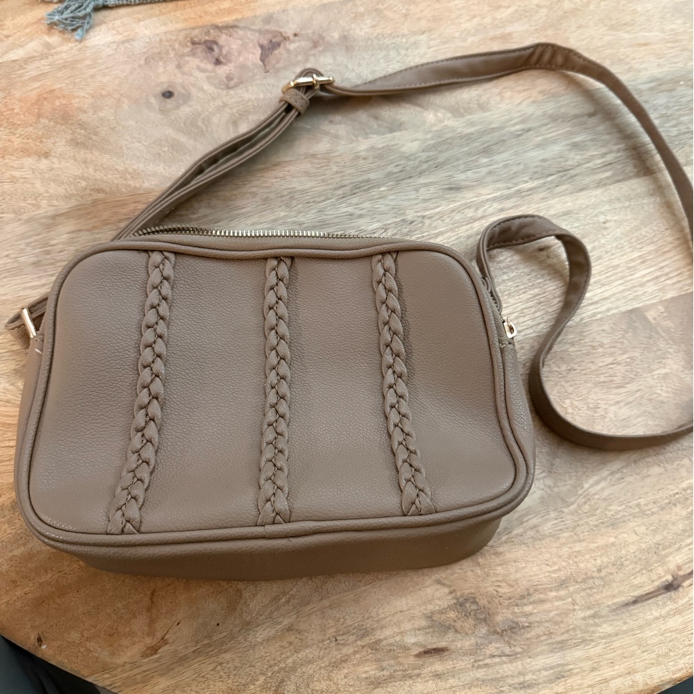 Elegant Tan Crossbody Bag